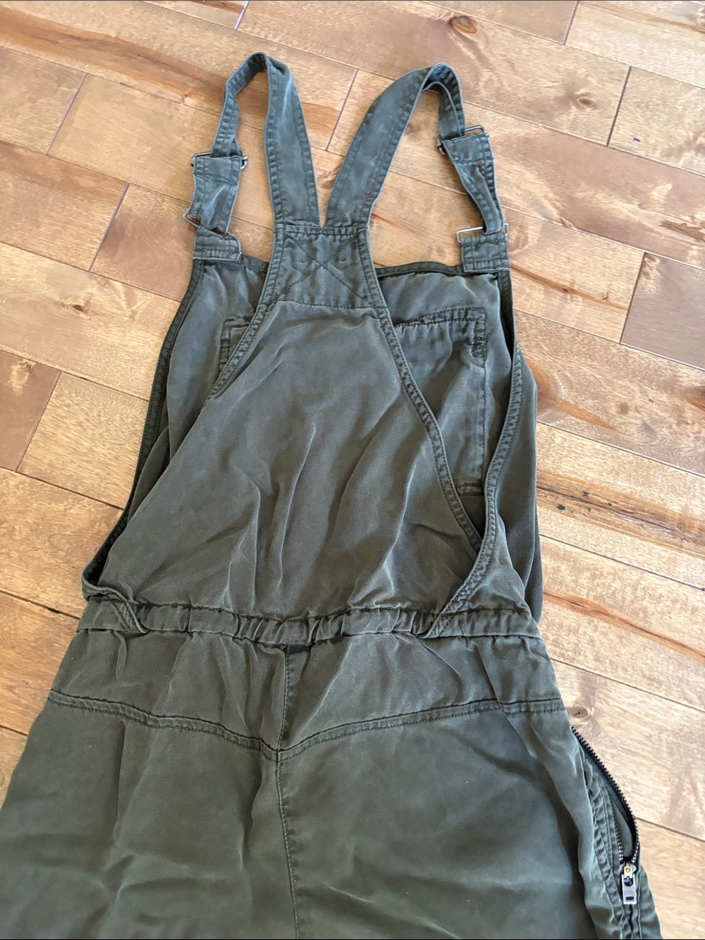 Wilfred Free Aritzia overalls - Olive Green - Picture 9 of 9